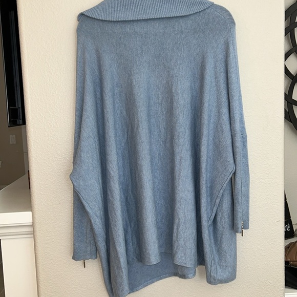 Women’s Sweater Size Small but could be a one size. Blue Turtle Neck Beautiful! - Picture 8 of 9